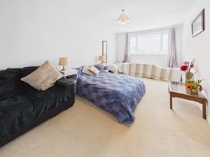 DOUBLE BEDROOM- click for photo gallery